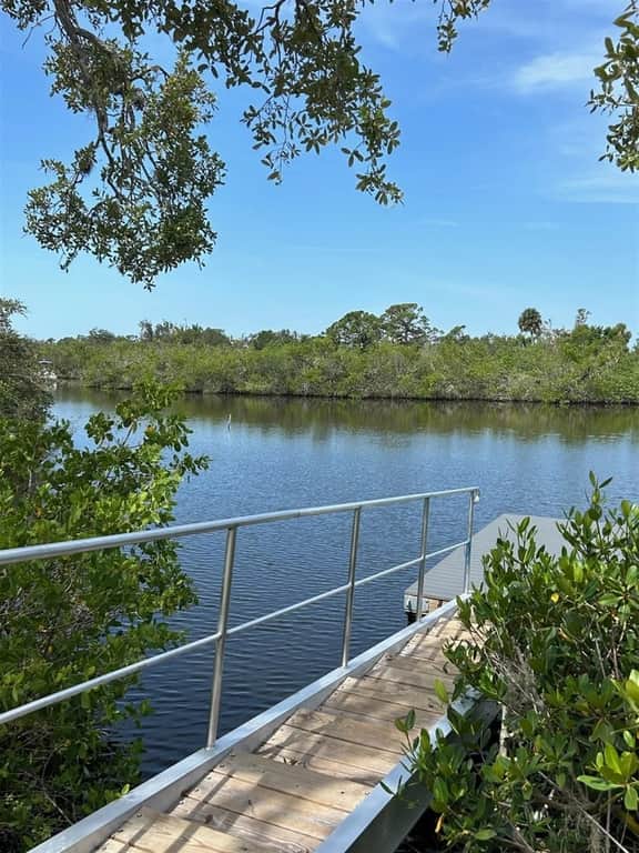 Tropical Waterfront Oasis - Image 3