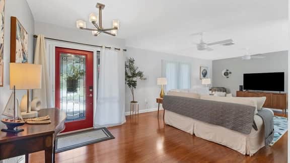 Beach Retreat - Image 5