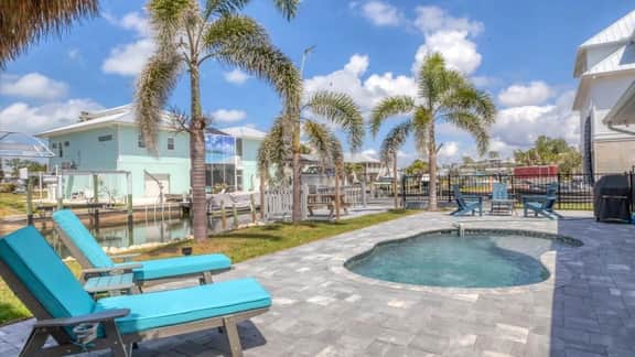Lemon Bay Getaway - Image 5