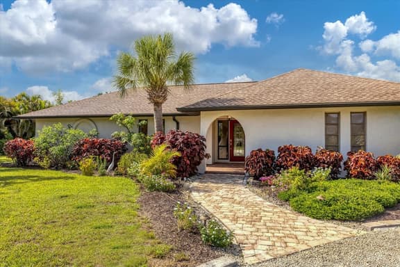 Beach Retreat - Image 1
